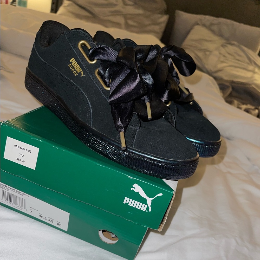 Puma Heart Satin Bow Sneakers size 9.5